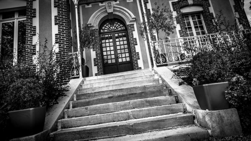 Chateau De La Folie Trie-Chateau Exterior photo