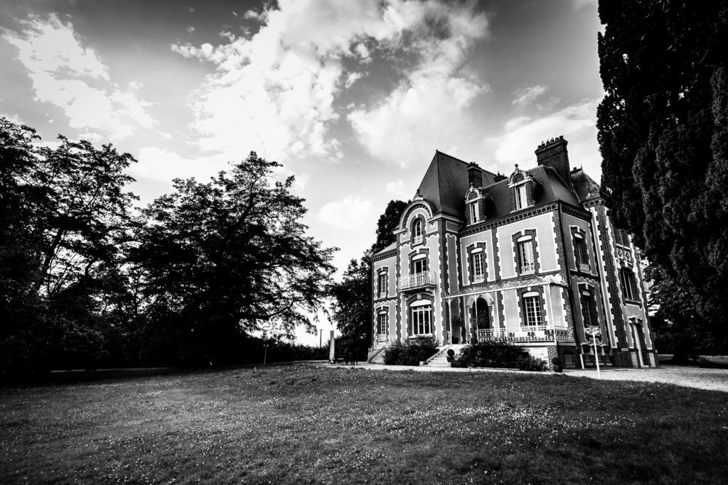 Chateau De La Folie Trie-Chateau Exterior photo